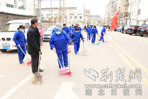 下沉單位清理道路沿線垃圾_副本.jpg
