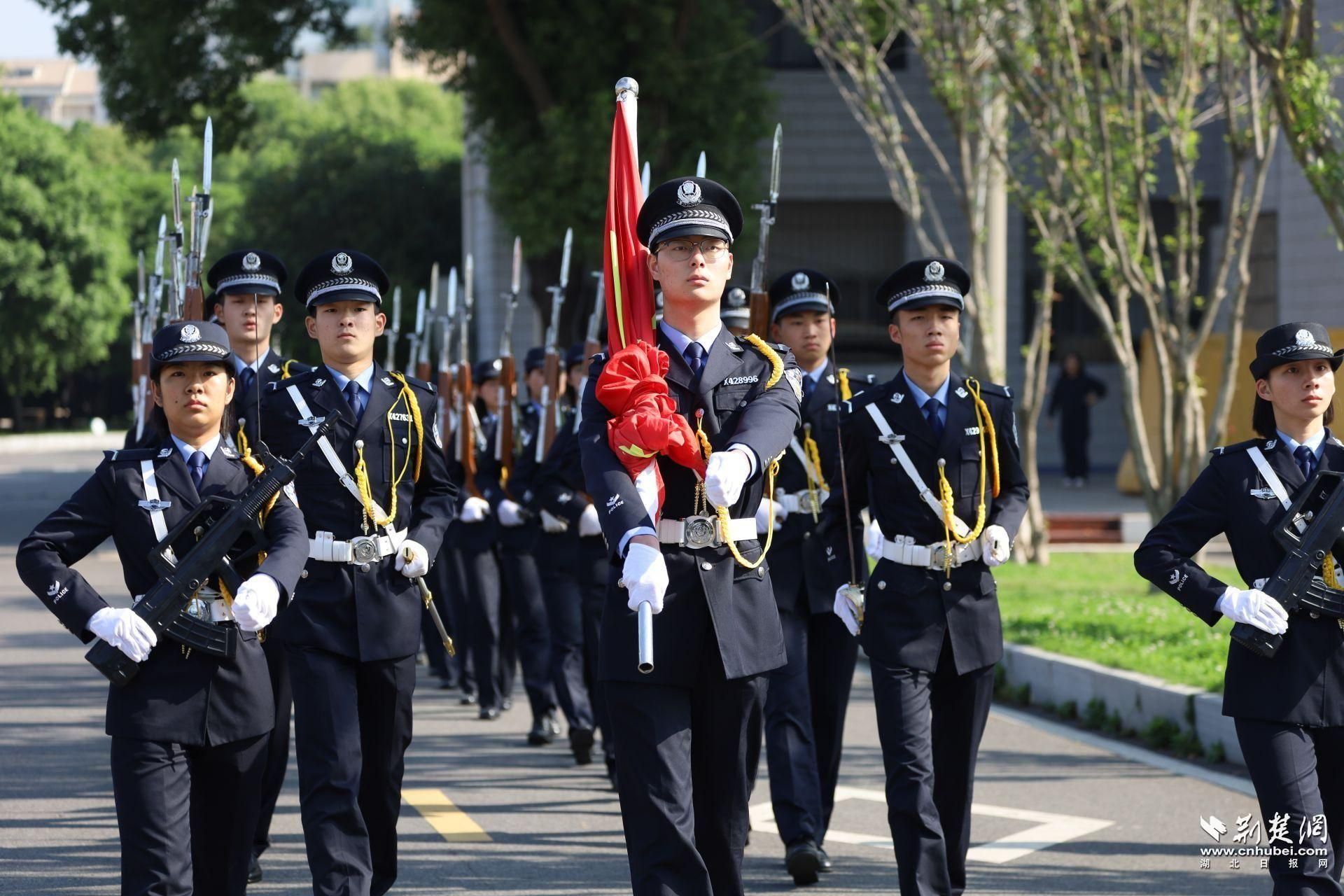 升旗 學生.JPG.JPG