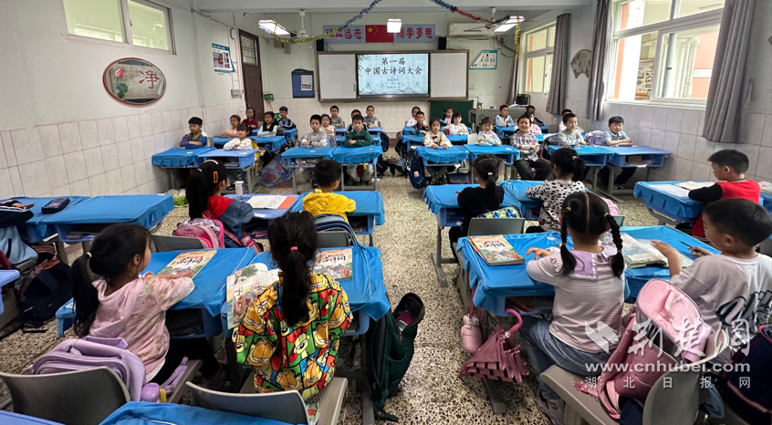 詩(shī)詞大會(huì)現(xiàn)場(chǎng)（閆夢(mèng)洋 供圖）.png.png