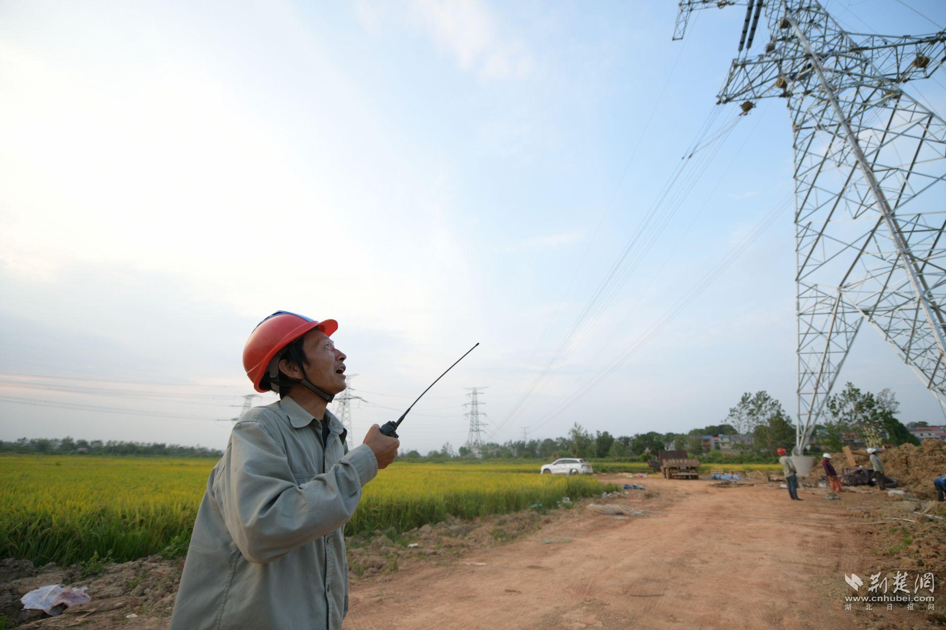 黃石500千伏交流配套工程緊掛線作業地面監護。 拍攝者 李季.JPG.JPG
