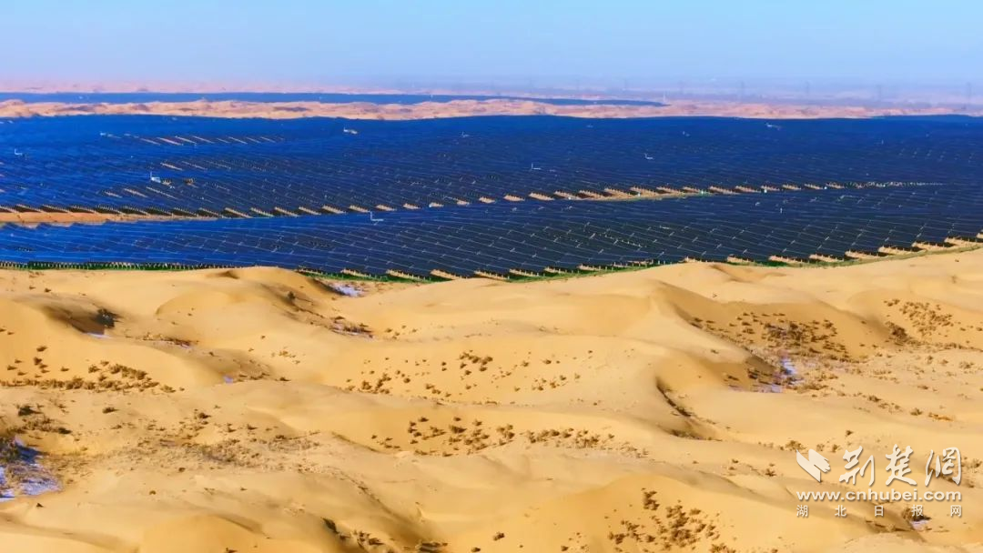 “阻擋”沙漠東移的三峽庫布其沙漠中北部新能源基地項目.png.png
