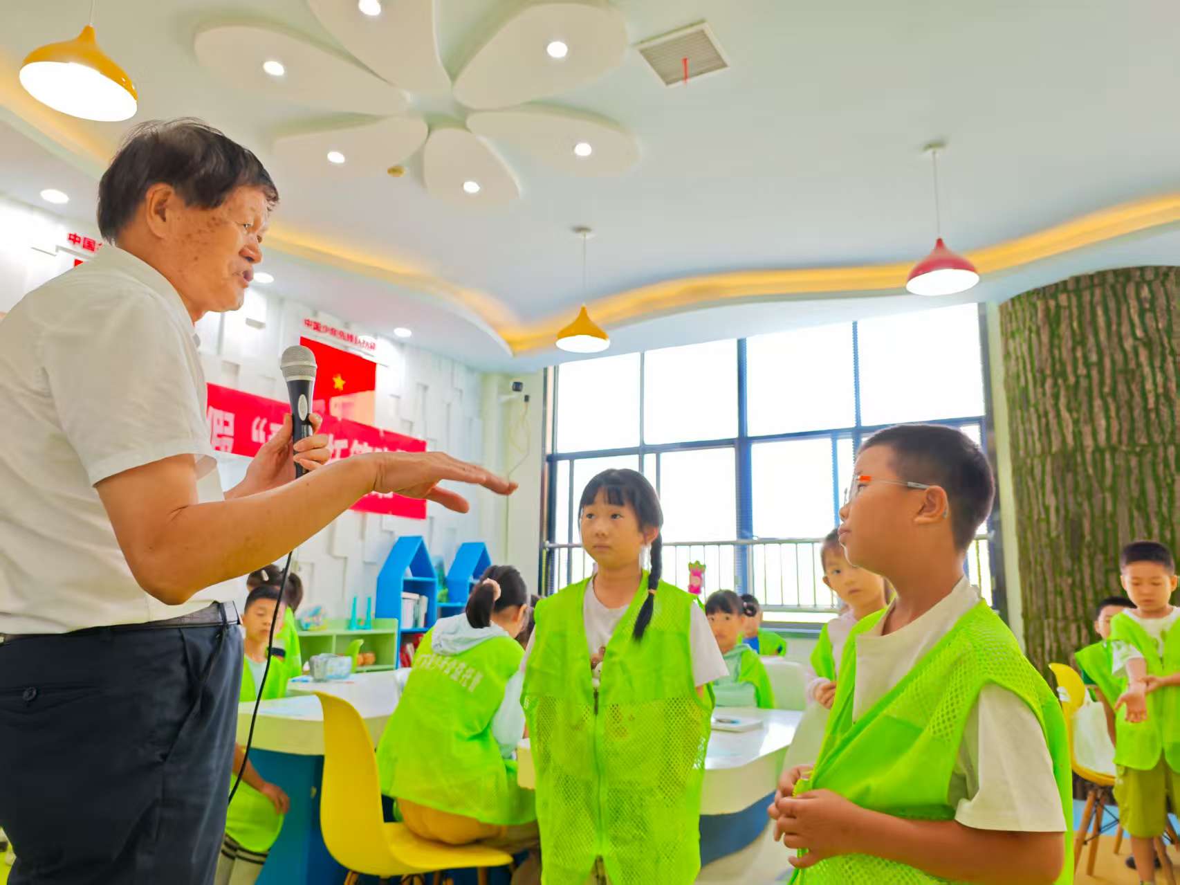 第一期 朱克木——我與雷鋒比童年2.jpg