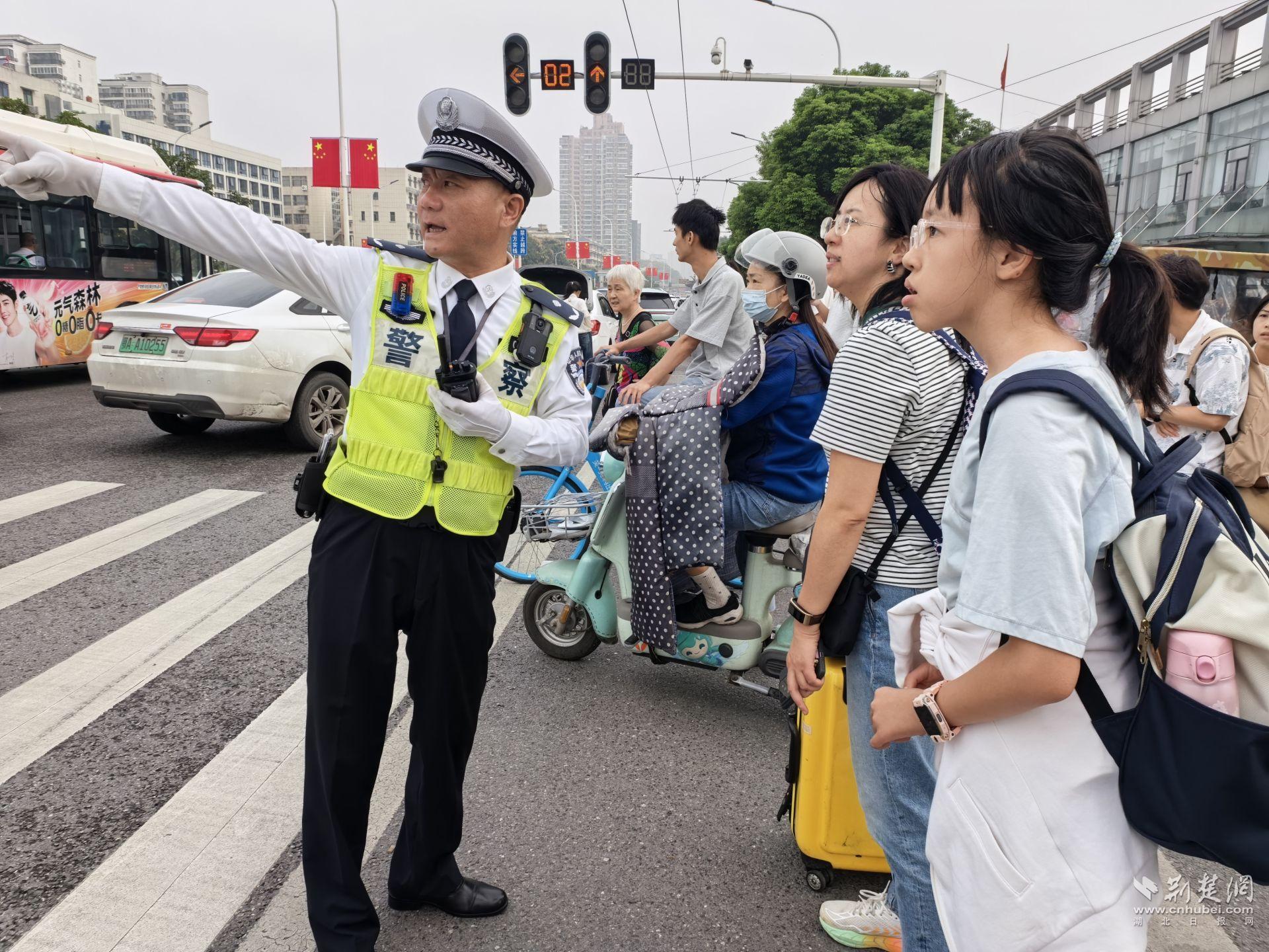 913f36fe207d4d53884af431d8d5d9f1~tplv-tt-origin-web:gif.jpeg?_iz